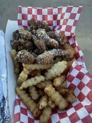 Garlic Parmesan Chick’n Popperz  at The Utopia Deli in Little Rock