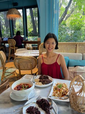 ✅Thai Sour Mixed Vegetable and Gac Juice Soup 160 thb
✅Kimchi Fried Rice with Grilled Tempeh 185 thb
✅SPICY BANANA BLOSSOM SALAD 115 THB
✅1 riceberry (rice)
 at Tonklar Facai - Mahidol Salaya in Nakhon Pathom