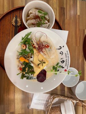 Gorgeous ramen at Uno Yukiko - Gion Soy Milk Ramen - ぎをん豆乳らーめん うのゆきこ in Kyoto