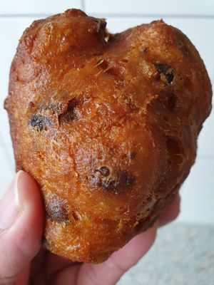 Oliebol with raisins at Streekbakker Jorrit in Nijmegen