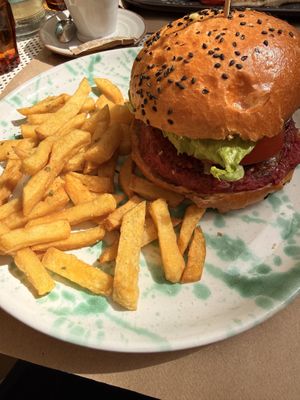 Vegan quinoa burger  at Terraorigens in Mallorca