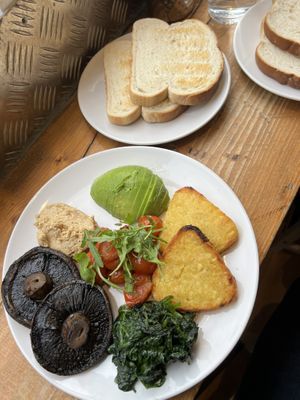 Irish plate with toast   at Bari Café in Cahersiveen