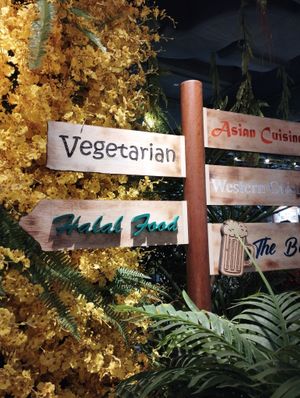 Vegetarian friendly Foodcourt  at Daily Green 吉祥素 - Hougang in Northeast Singapore