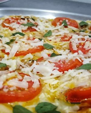 Pizza Margherita at La Bella Vegana in Guaruja