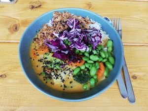Gemüse Curry Bowl at Viel-Leicht in Bremen