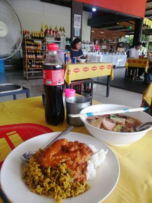 soup + massaman at Ran Xahar Ce Khawkixng Vegan Buffet - ร้านอาหารเจข้าวกล้อง in Nakhon Si Thammarat