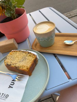 Lemon-Poppy seed cake + Cappuccino at Ratio Coffee in Salzburg