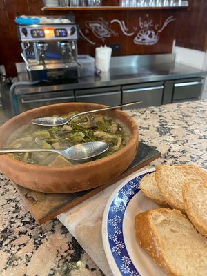 Chakapuli: hot dish with herbs, mushrooms and white wine (vegan) at Modi in Mallorca