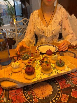 Pjali - corn flour pancakes with spinach, beetroot, eggplant, carrot (vegan option) at Modi in Mallorca