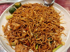 indian fried mee. omit egg.  at Qi Fu Healthy Park Vegetarian in Ipoh