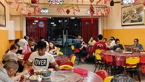 restaurant interior at Qi Fu Healthy Park Vegetarian in Ipoh