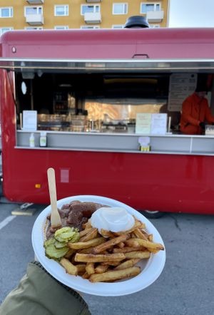 Best vegan sausages (Bratwurst) with curry sauce und fries.   at M&M Curry 510 in Tampere