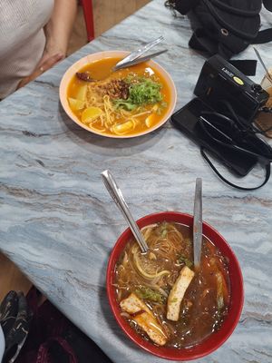 Jawa mee and hokkien mee at Aik Siew Vegetarian Centre in Penang