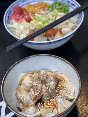 Gemischte Gemüsedumplings in scharfer Sesamsauce  at Kaschemme in Nuremberg