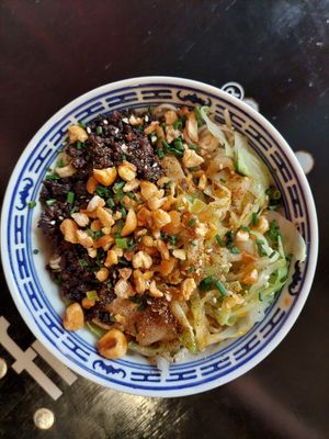Noodles with soy mince and pointed cabbage Dan Dan style (small portion, 7.50€) at Kaschemme in Nuremberg