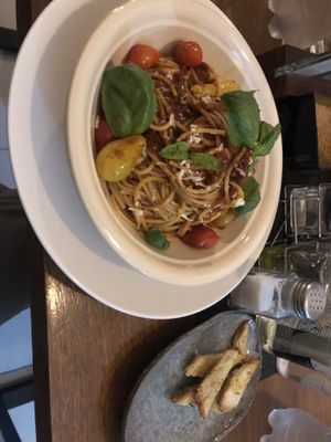 Pasta pomodoro  at WOW Healthy Food Coffee in Sucre