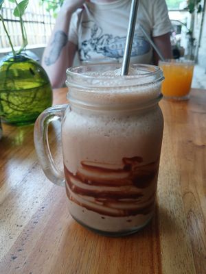 Caramel chocolate milkshake at Pachamama Organic Cafe and Private Villa in 