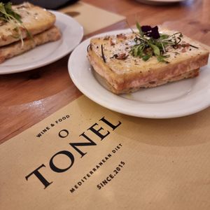 Torrada com fillet de tofu at O Tonel  in Faro