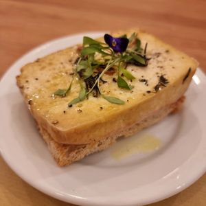 Torrada com fillet de tofu at O Tonel  in Faro