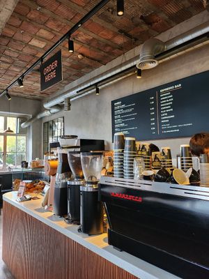  at Noxy Brothers in London