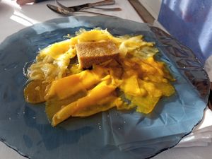 Bizcocho de aguacate con mango at El Palacio in Torrelavega