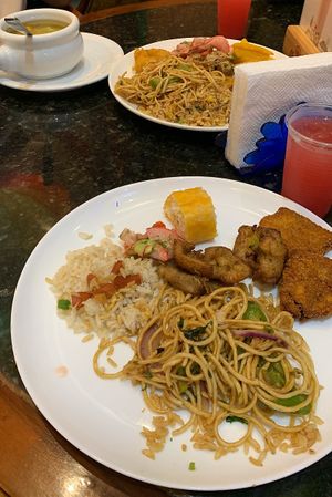   at Buffet Vegetariano Buda News Thai in Guayaquil