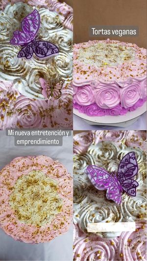 Torta grande con cobertura chantilly vegano at Vraja Miski in Ayacucho