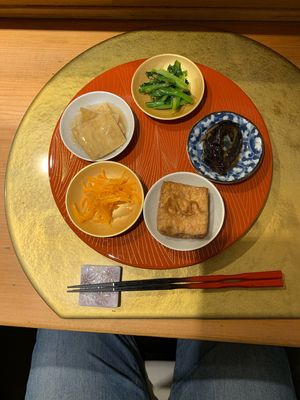 小菜盤  at Vegan Izakaya NIJIYA 虹屋 in Kyoto