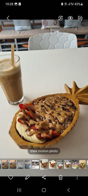 Acai bowl at Bowl Acai Bar in Puerto Ayora