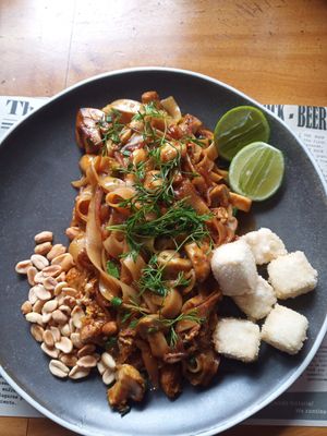 Pad Thai with tofu and mushrooms, without egg and oyster sauce at The Rock in Puerto Ayora