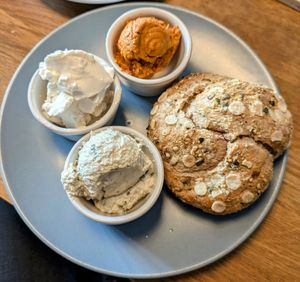 Kleines herzhaftes Frühstück at Veganes Café im Powerhouse  in Erftstadt