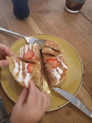 Veggie pancakes at SHOTS Coffee & Brunch in Girona