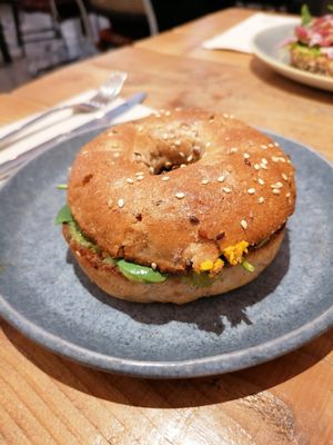 Vegan bagel at SHOTS Coffee & Brunch in Girona