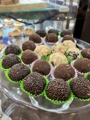 Brigadeiros  at Sra Amendoa  in Brasilia