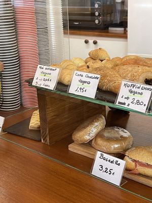 Vegan clearly labeled   at Vlend Coffee Shop in A Coruna