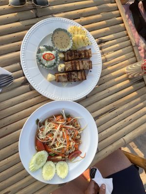 Papayasalat und Tofu Spieße   at SweetSoul Lanta in Krabi