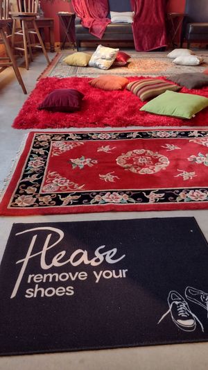 Entrance to The Healing Room, where you can eat, relax, hang out until 11 pm on Fridays & Saturdays drinking smoothies at The Raw Juice Bar in Waukegan