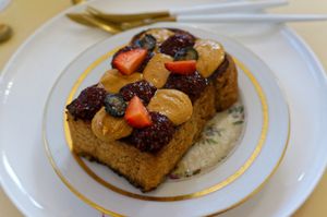 Pain perdu (vegan version without butter) at Le Colibri in Amiens