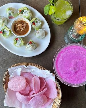 Avocado Rolls, Dragon Fruit Smoothies, Vegan Cocktail, Sweet Potato Crackers at Viet Hoa Cafe & the Fruit in London