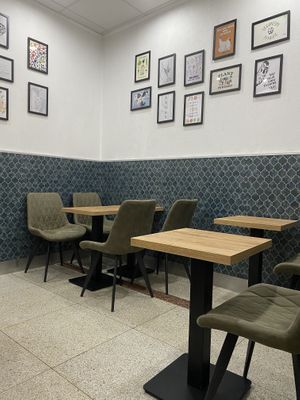 Seating area behind the counter   at Dadashi in Hamburg