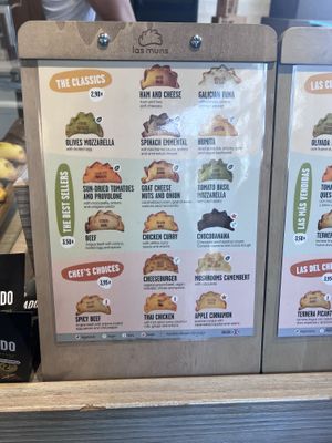 There are 3 vegan options   at Las Muns - Ronda Universitat in Barcelona