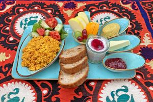 Scramble set.
Protein-packed set with savory tofu scramble with fresh salad, chia & granola pudding, cashew cheese, marmelade, vegan butter, fruits and sourdough bread. at Dervish in Berlin