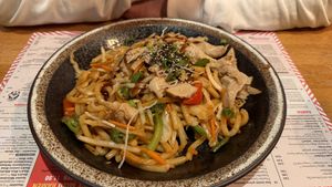 yakiudon + superprotein extra (veganes soja-hähnchen)  at MoschMosch in Mainz