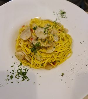 Vegan spaghetti at Trattoria Prima Pasta in Warsaw