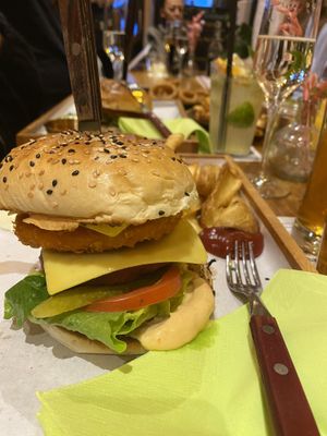 Der Guteburger mit vegan Soja & vegan crispy chicken Patty    at Gutenburger in Giessen
