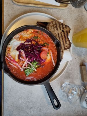 Shakshuka vegetarisch (auch vegan möglich) at Café Nomad - Handschuhsheim in Heidelberg