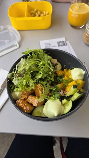 Mango bowl at Café Nomad - Handschuhsheim in Heidelberg