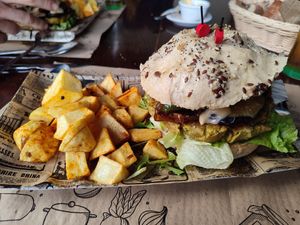 Vegan burger at Tinguaro in La Palma