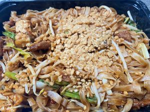 Pad thai, 28 zł  at VEGE Kitchen in Warsaw