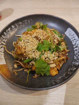 Pad thai at VEGE Kitchen in Warsaw